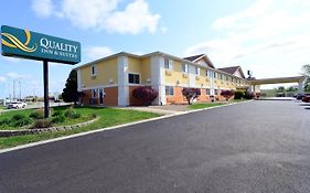Quality Inn & Suites Springfield Southwest Near I-72